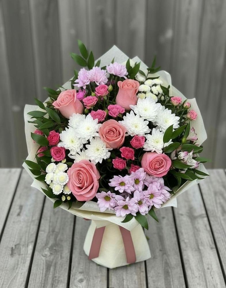 Букет цветов из: Альстромерии, Гвоздики, Розы и Хризантемы в Новозаведенном