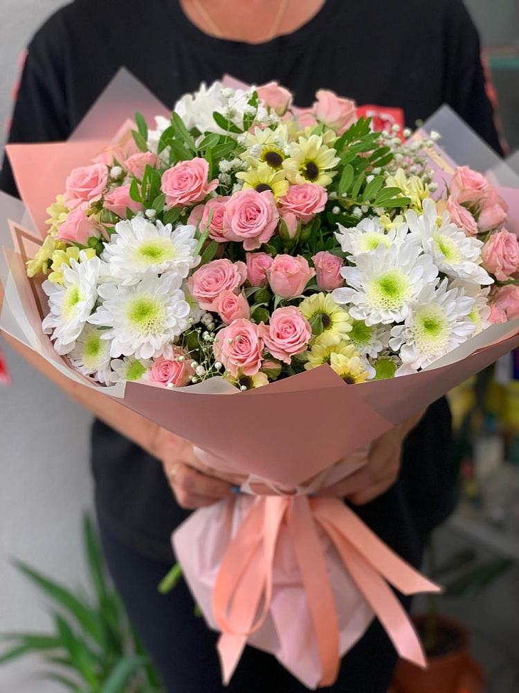 Букет цветов из: Розы и Хризантемы в Новозаведенном