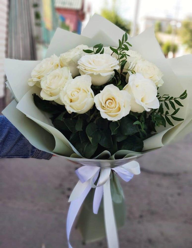 Букет Белые розы Проуд в Новозаведенном