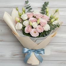 Букет цветов из:  Лизиантусы в Новозаведенном