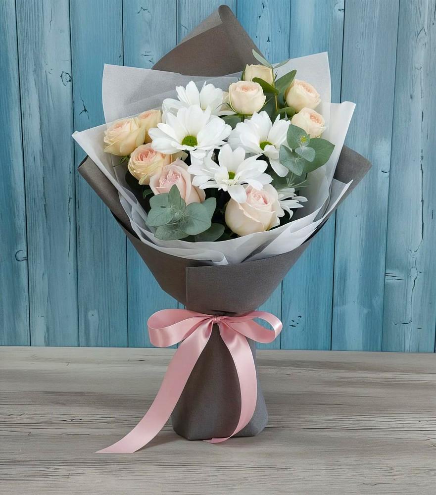 Букет цветов из: Хризантемы и Розы в Новозаведенном
