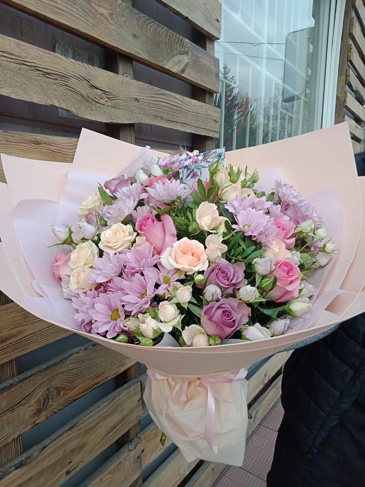 Букет цветов из: Розы и Хризантемы в Новозаведенном