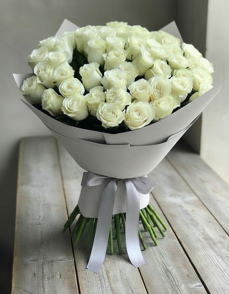 Букет 35 Белых роз в Новозаведенном