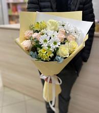 Букет цветов из:  Альстромерии, Розы и Хризантемы в Новозаведенном