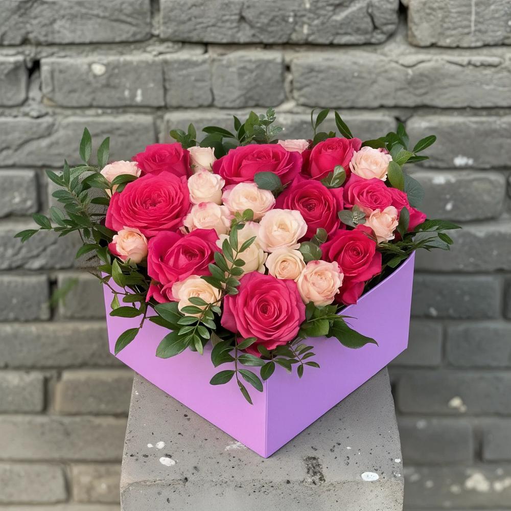 Цветочная композиция из Розы в коробке в Новозаведенном