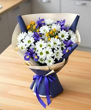 Букет цветов из:  Розы, Ирисы и Хризантемы в Новозаведенном