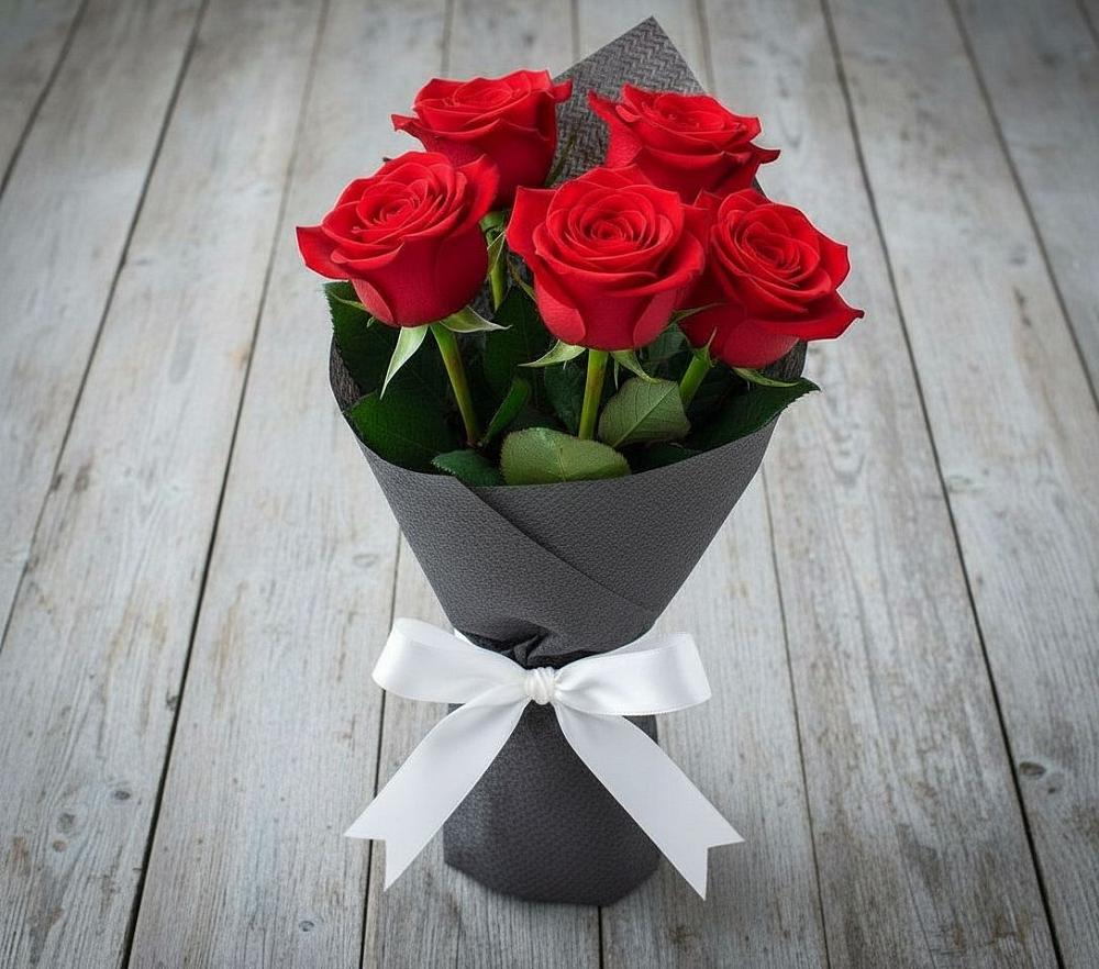 Букет 5 Красных роз Эдлесс Лав в Новозаведенном