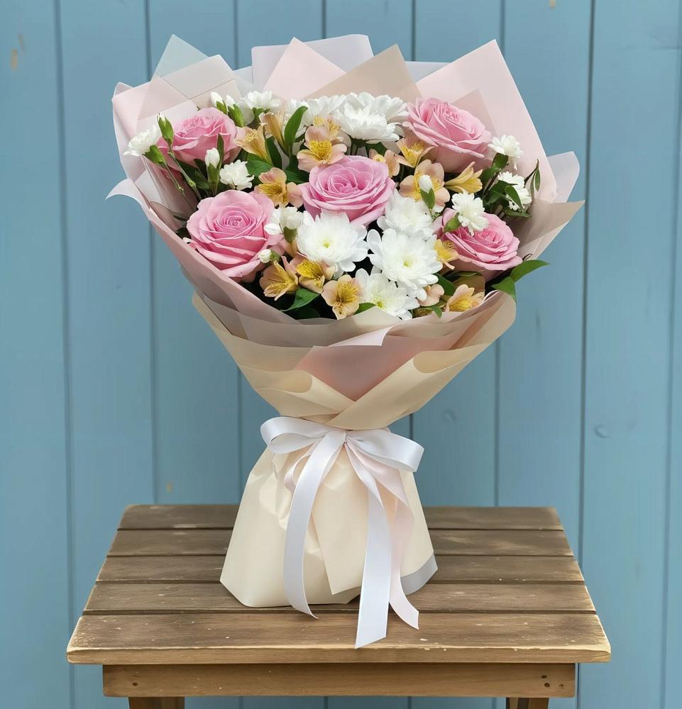 Букет цветов из: Гвоздики, Орхидеи и Розы в Новозаведенном