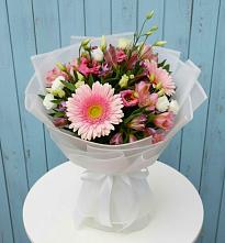 Букет цветов из:  Герберы, Альстромерии и Лизиантусы в Новозаведенном