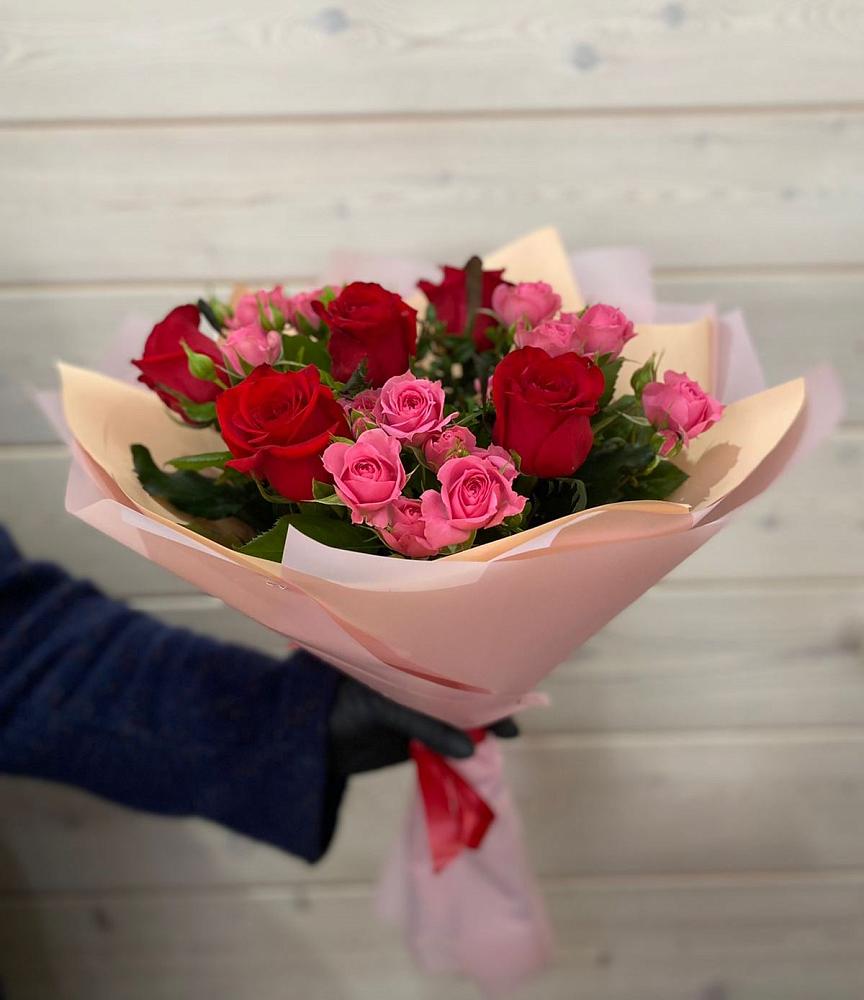 Букет цветов из: Розы в Новозаведенном