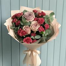 Букет цветов из:  Гвоздики и Розы в Новозаведенном