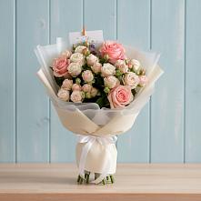 Букет цветов из:  Розы #REPLACE_PRED# Новозаведенном