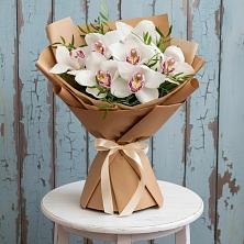 Букет цветов из:  Орхидеи и Розы в Новозаведенном