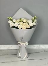 Букет цветов из:  Розы и Лизиантусы в Новозаведенном